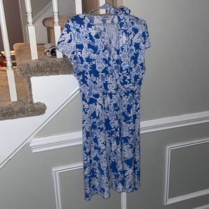 Pretty dress with faux lace design